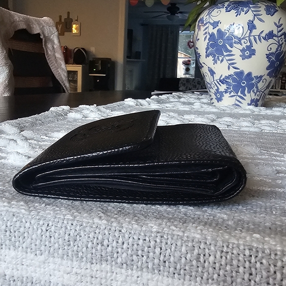 Chanel small wallet, black caviar leather - Picture 13 of 15